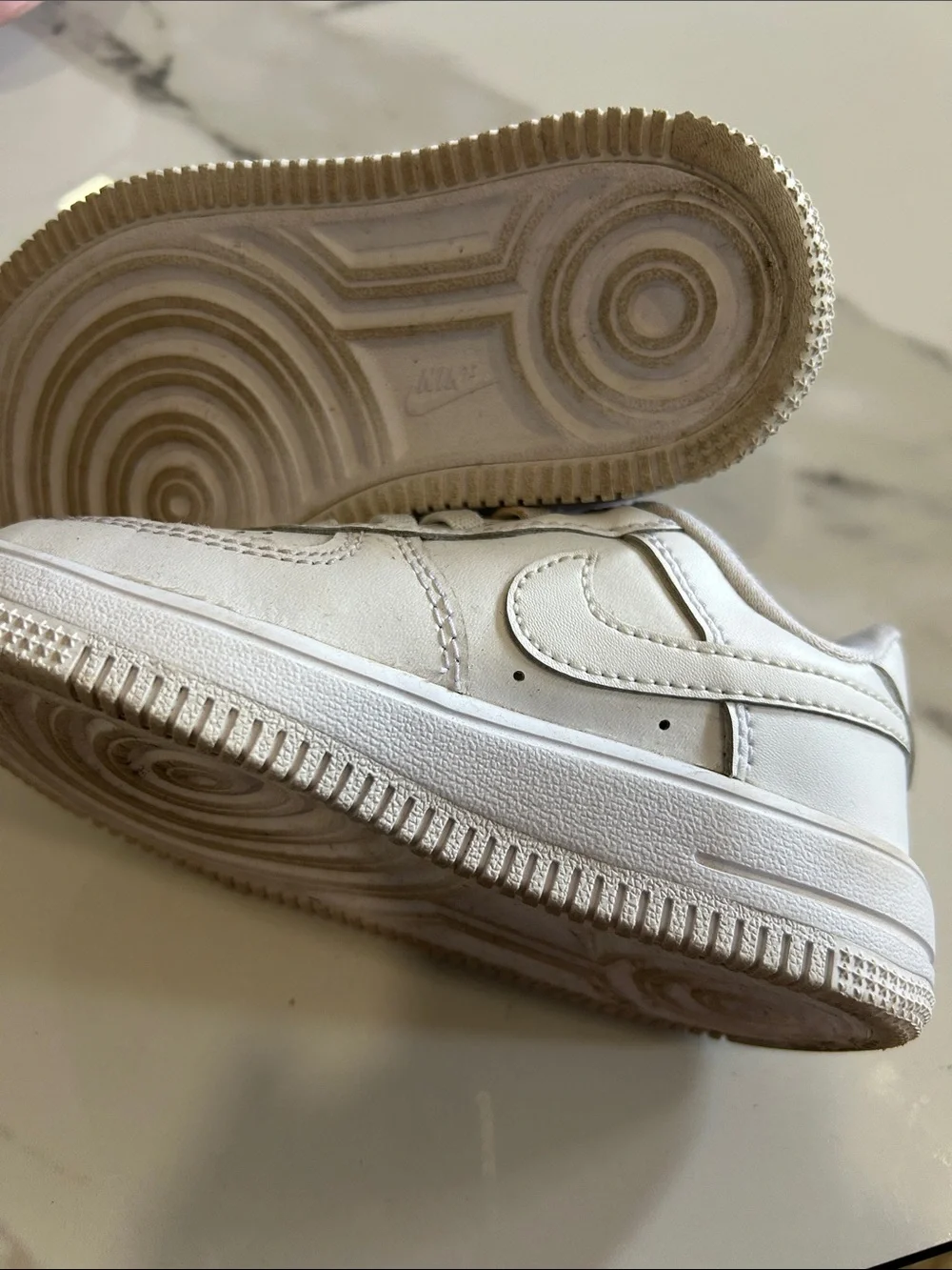 Nike Kids White Low-Top Sneakers with Hook-and-Loop Strap